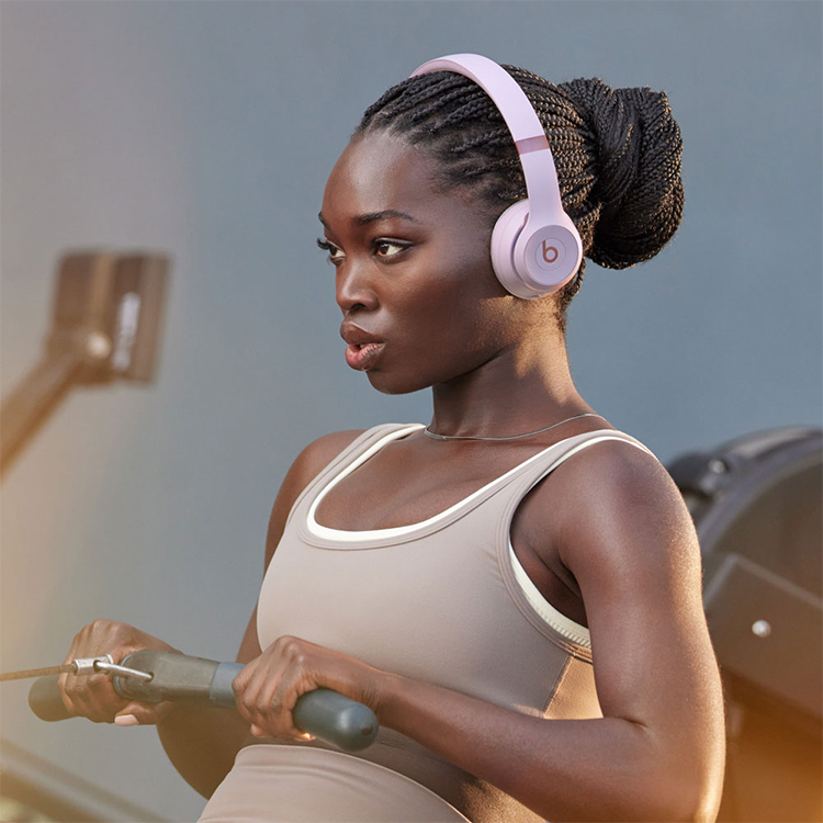 Beats solo4 lifestyle image with key product features